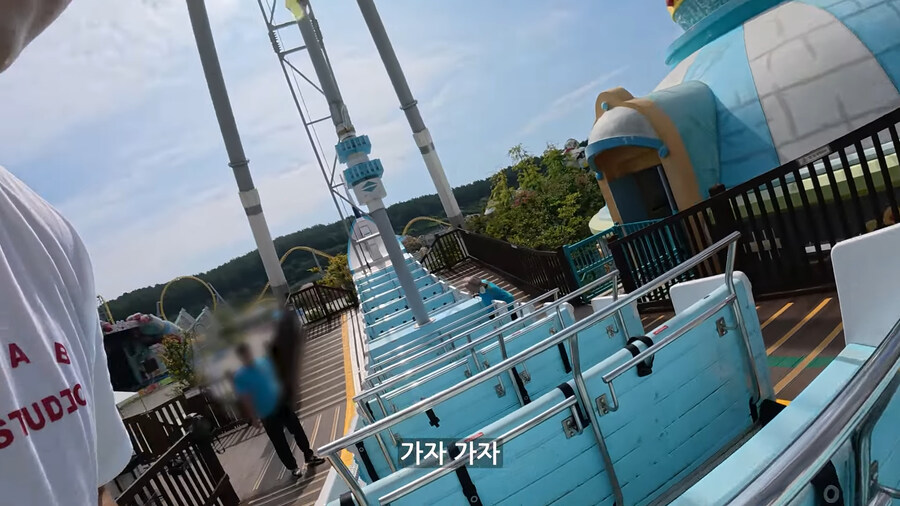 평일에 가면 전세내서 놀 수 있다는 놀이공원_11.jpg