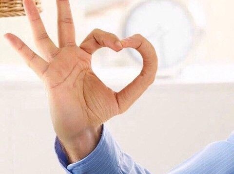 손가락 하트 연습해봄_1.jpg