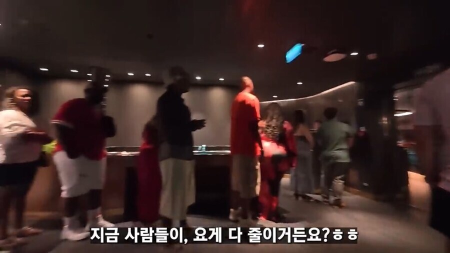 ??? : 오 코리안 넌 우리의 구세주야_2.jpg