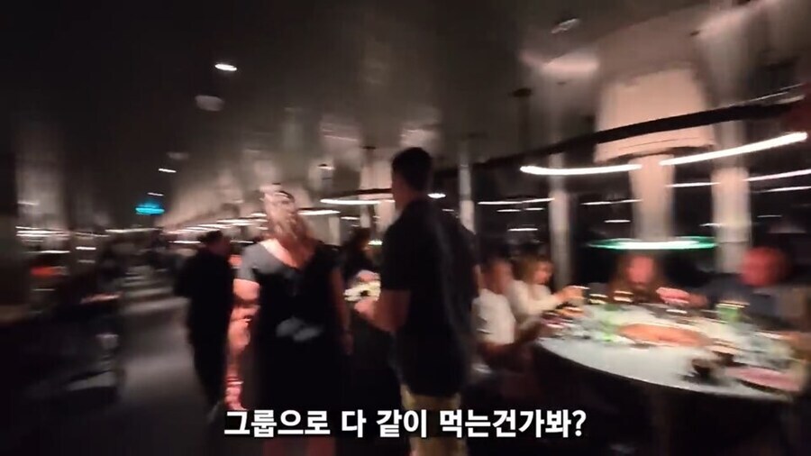 ??? : 오 코리안 넌 우리의 구세주야_3.jpg