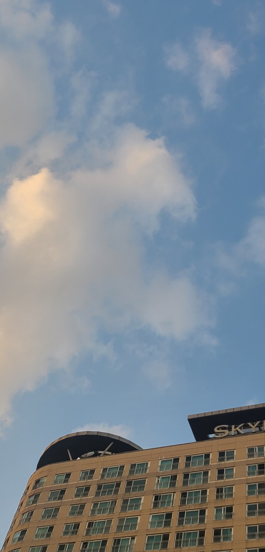 작품명: 높은 SEOUL 가을 SKY_1.jpg