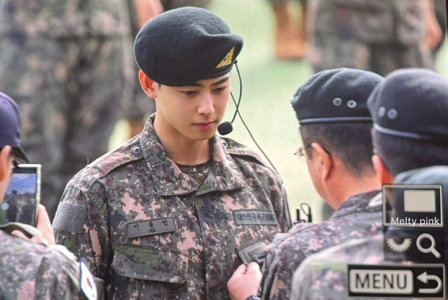 차은우의 군복짤_1.jpg