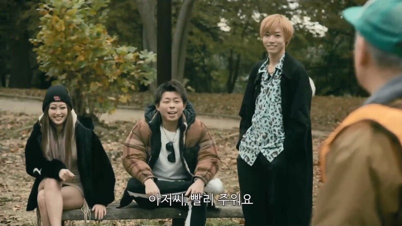 마을의 영웅으로 추앙받던 남자가 밤마다 저지르고 다니던 범죄_6.jpg