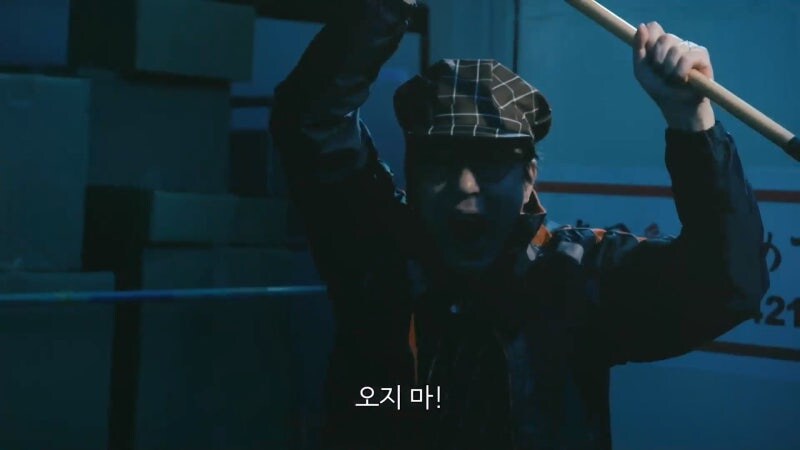 마을의 영웅으로 추앙받던 남자가 밤마다 저지르고 다니던 범죄_30.jpg