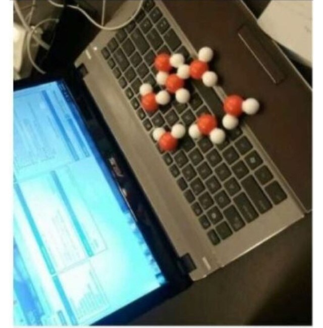 아 ㅅㅂ 노트북에 물 엎질렀다.jpeg_1.jpg