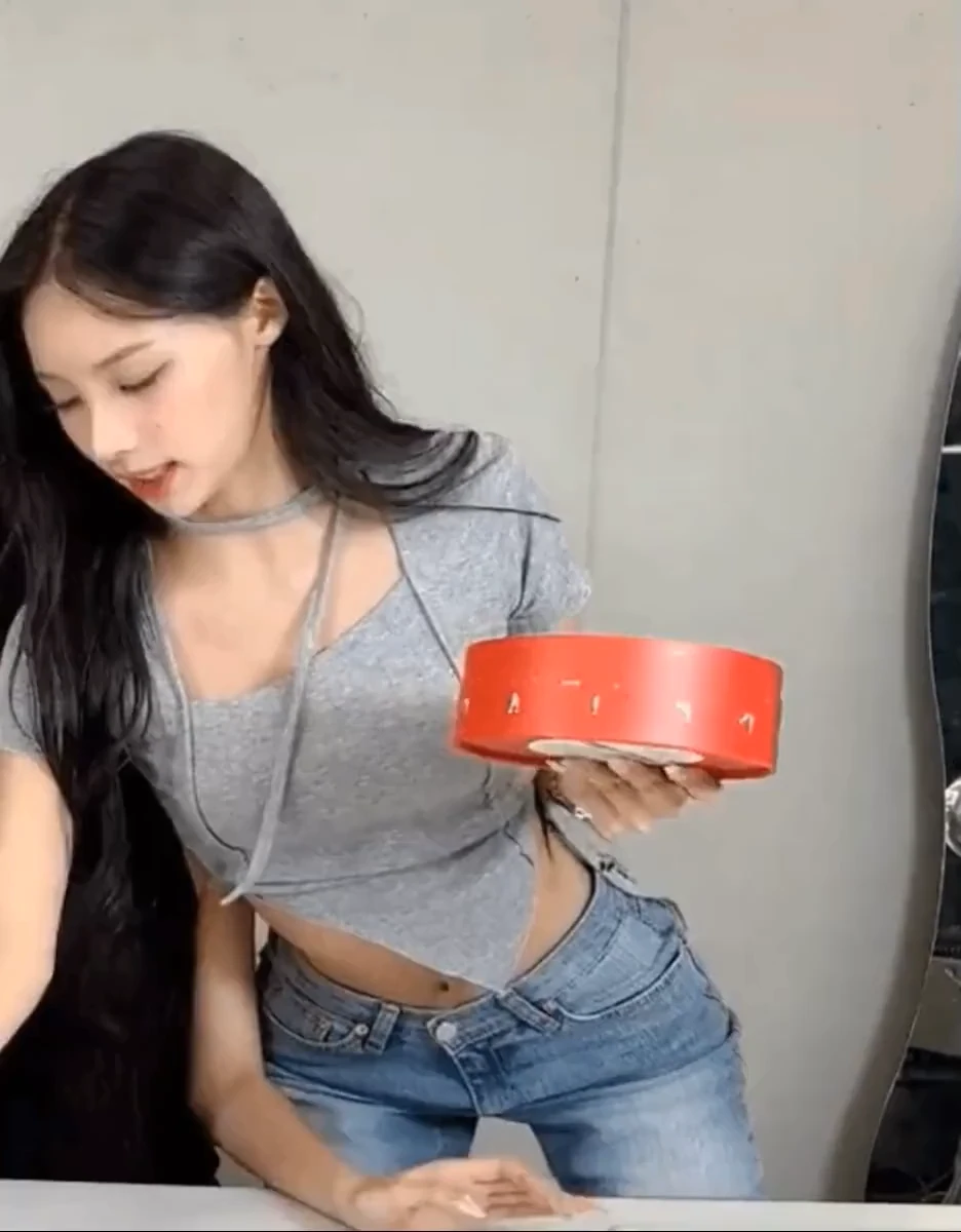 슬렌더 몸매 호불호 gif_3.webp