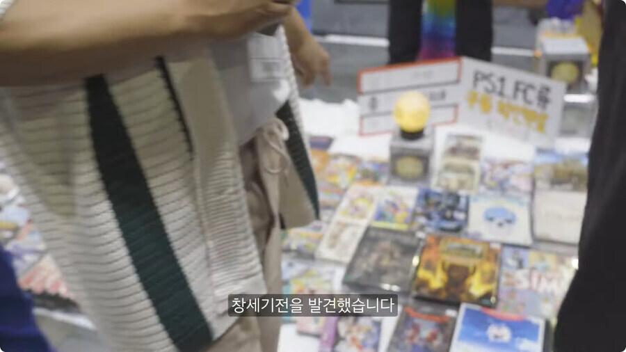 어느 성우의 장례식 헌화_1.jpg