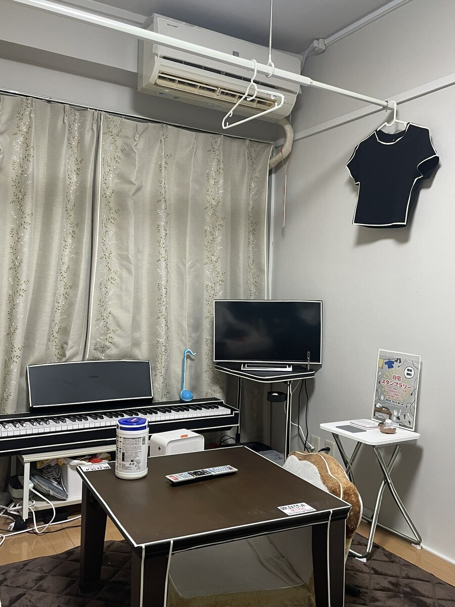 방에 야광테이프를 붙인 결과_1.jpg