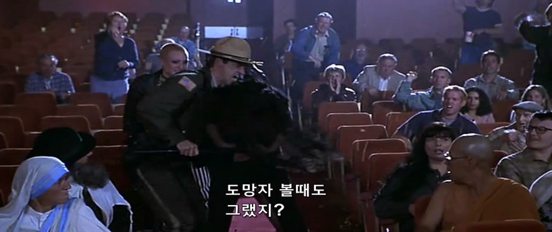 영화관에서 존나 민폐를 끼치는 여자_28.jpg