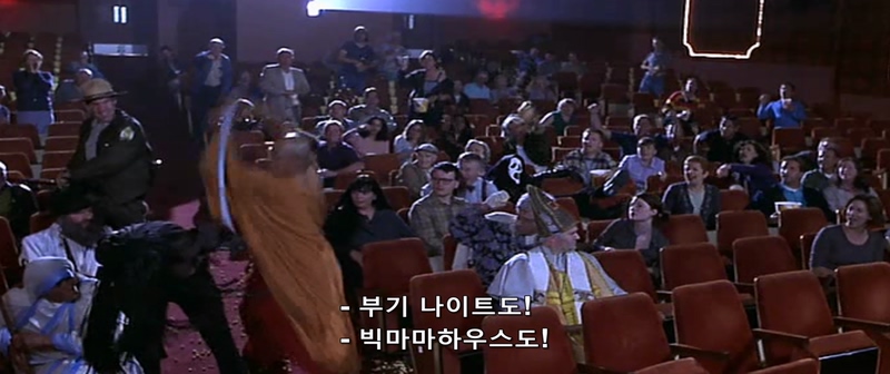 영화관에서 존나 민폐를 끼치는 여자_30.jpg