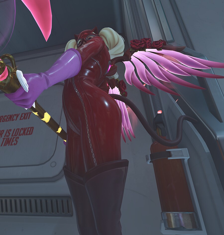 주책아줌마 착샷_3.png