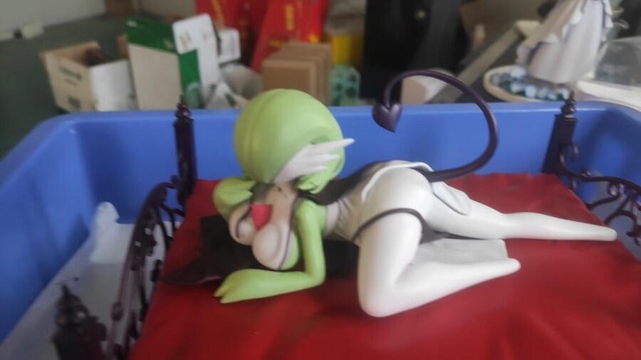 조금 수상한 가디안 피규어_2.jpg