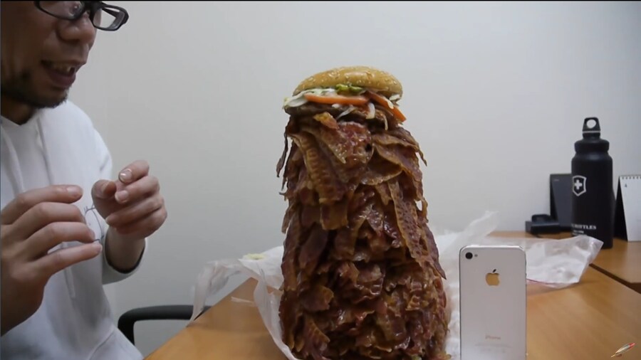 패티 4개 스태커 버거를 뛰어넘는 버거 ㄷㄷ_3.png