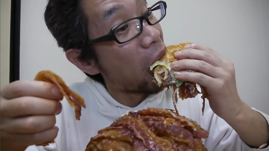 패티 4개 스태커 버거를 뛰어넘는 버거 ㄷㄷ_4.png