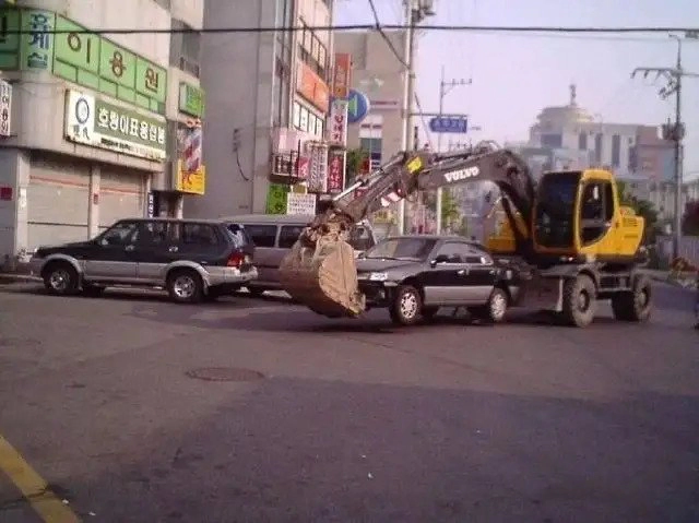 아내와 딸이 옆에 자고 있... 읍!읍!_1.webp