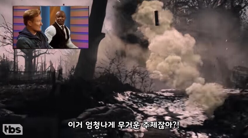 배틀필드를 플레이하는 코난 오브라이언_2.jpg