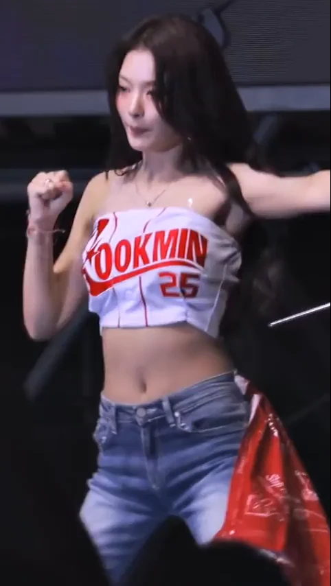 슬렌더 몸매 허리 gif_3.webp