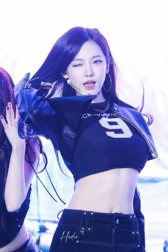 감춰왔던 몸매를 드러낸 여자아이돌_2.jpg