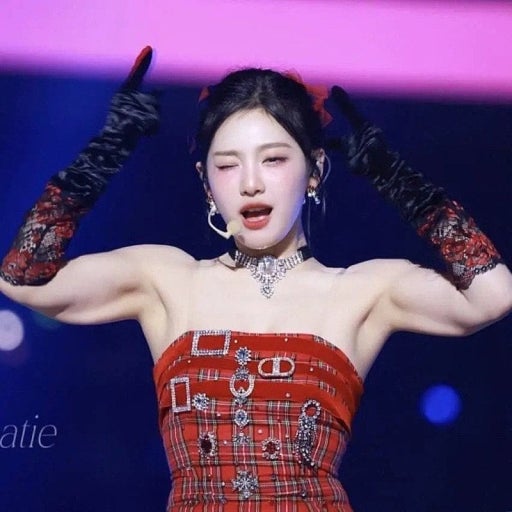 감춰왔던 몸매를 드러낸 여자아이돌_5.jpg
