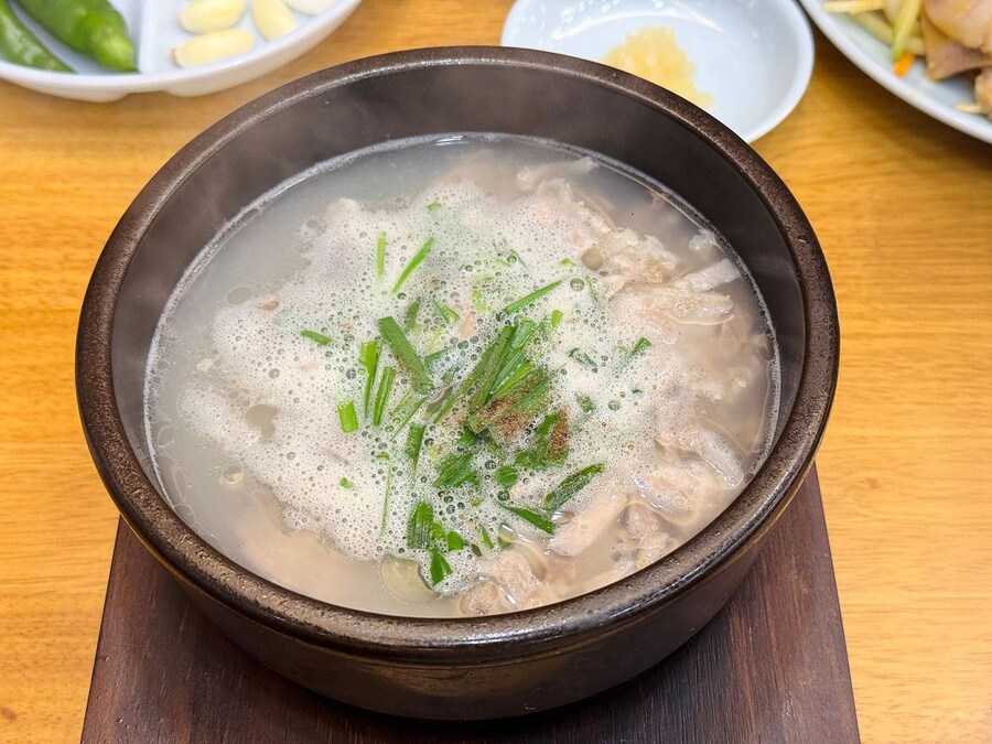 국밥 먹는 도로롱_1.jpg