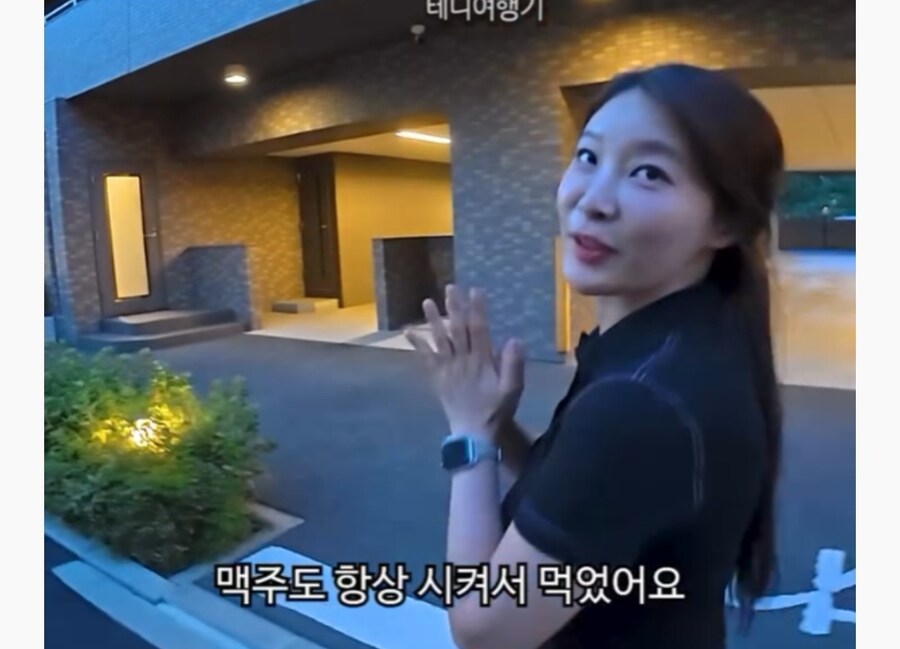 여성이 일본에서 혼밥 하는데 사람들이 이상하게 쳐다본 이유_6.jpg