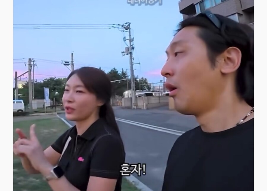 여성이 일본에서 혼밥 하는데 사람들이 이상하게 쳐다본 이유_13.jpg
