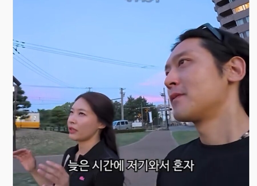 여성이 일본에서 혼밥 하는데 사람들이 이상하게 쳐다본 이유_16.jpg