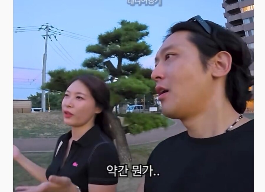 여성이 일본에서 혼밥 하는데 사람들이 이상하게 쳐다본 이유_19.jpg
