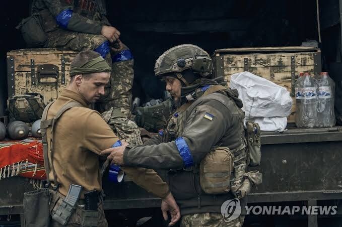 21세기에.아직도 이러고 있다고 욕했는데 트렌드가 되어버린거_2.jpg