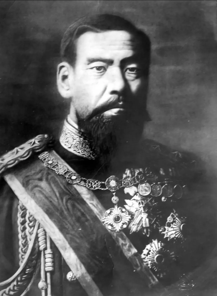 일본 천황 미화 레전드_1.webp