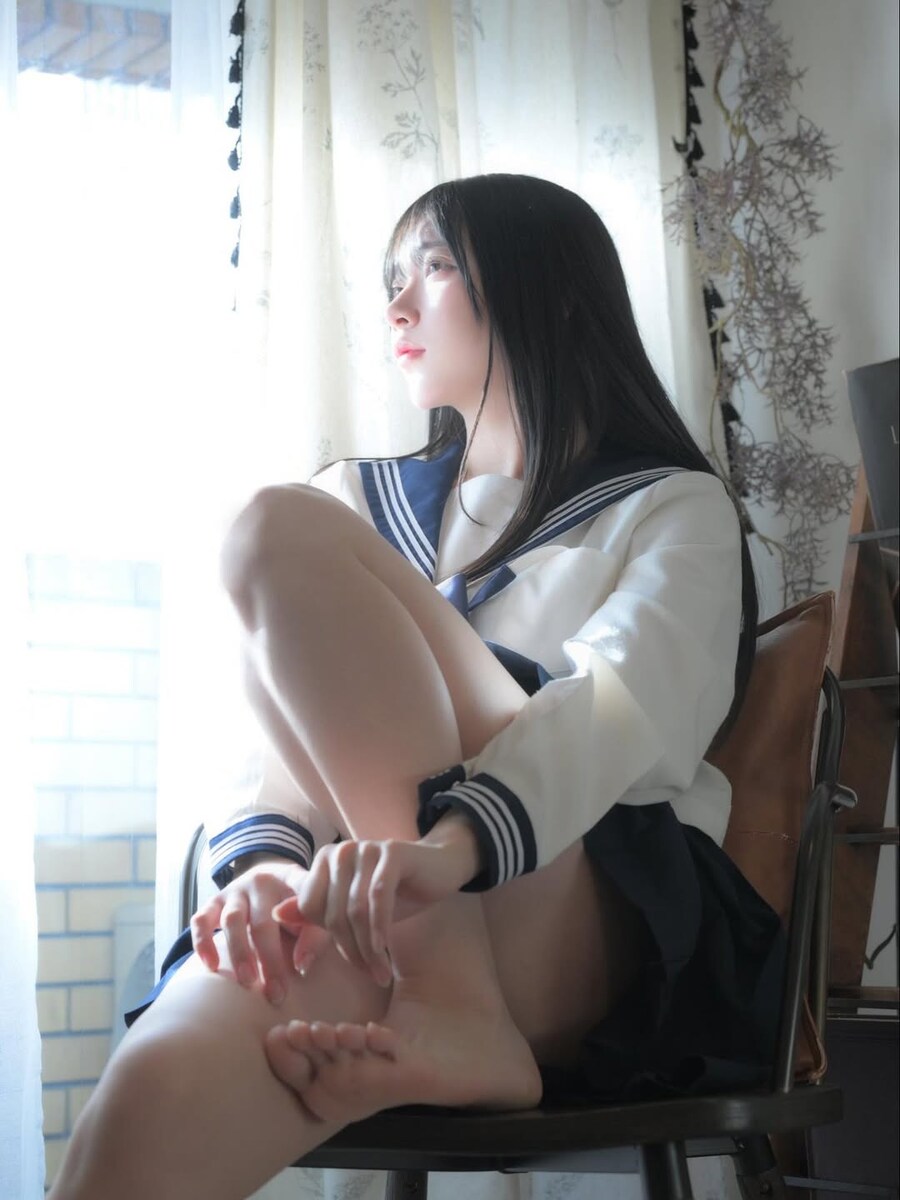 열도의 발 보여주는 누나 jpg_3.jpg