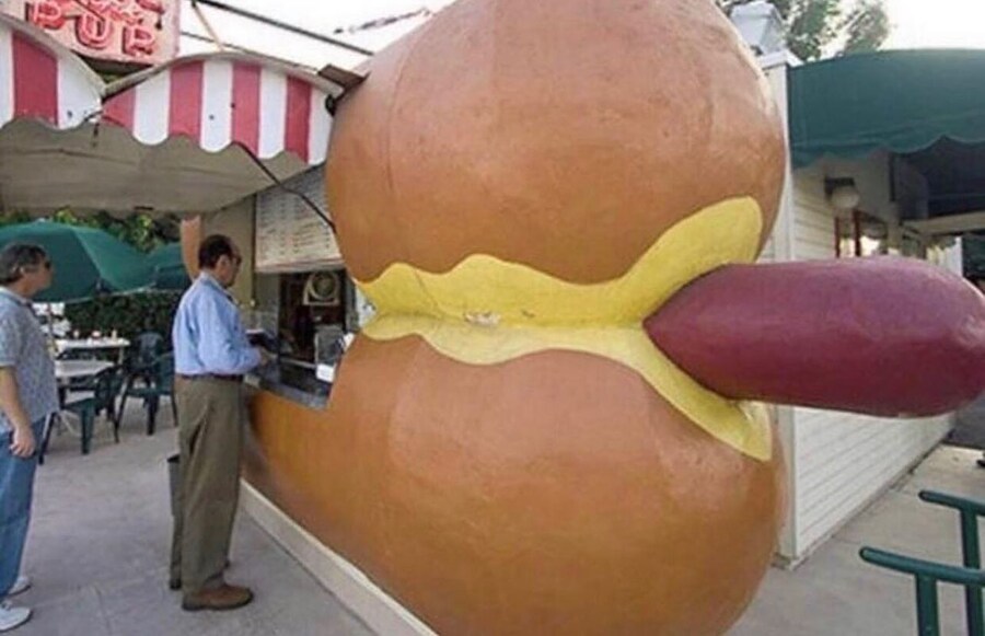 실패한 디자인의 핫도그 매장_1.jpg