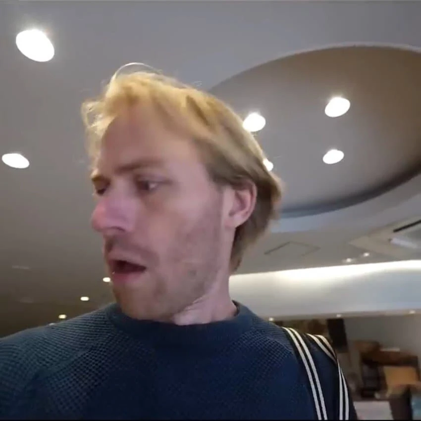 일본여행가서 일본에게 단단히 실망한 독일인.jpg_7.webp