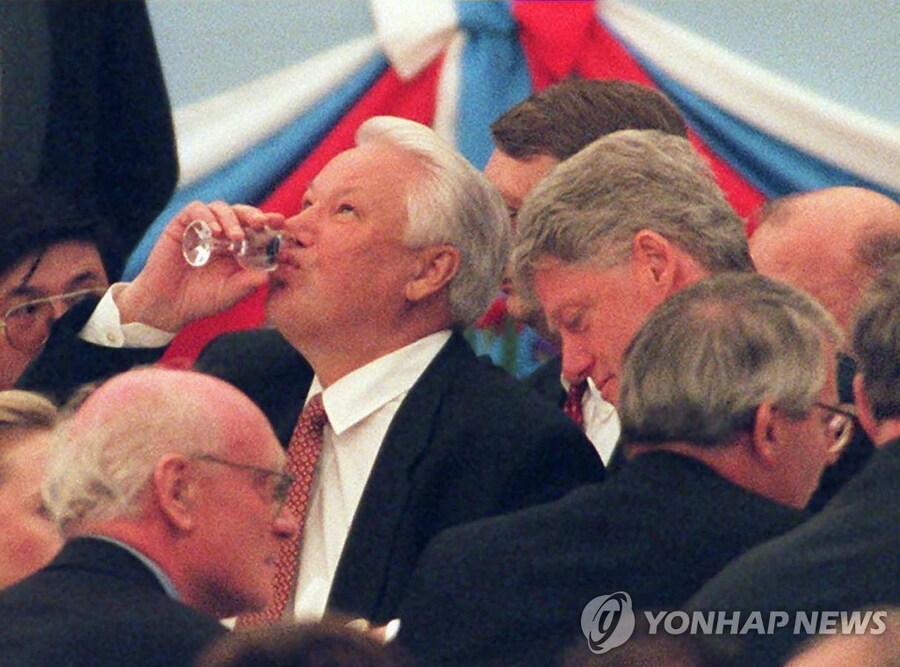 술처먹고 만취상태에서 외교하는 미친인간.jpg_2.jpg