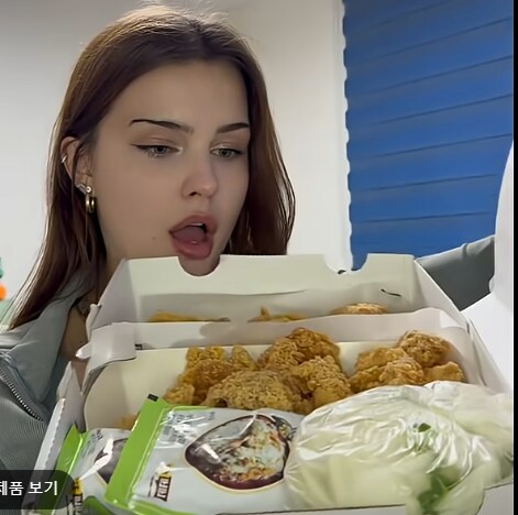 외국인이 한국에서 치킨 시켜먹는 영상인데_4.png