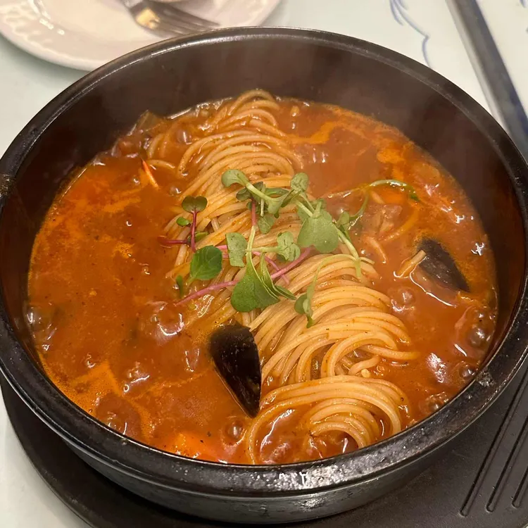 뚝배기 파스타집에 외국인 친구 데려가 먹였을때 감상_1.webp