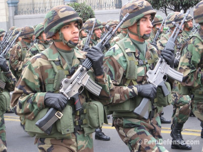 뭔가 엄청나게 익숙한 페루 해병대 모습_2.jpg