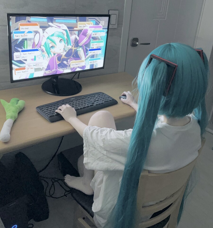 살짝 슬랜더인 코스어_8.jpg