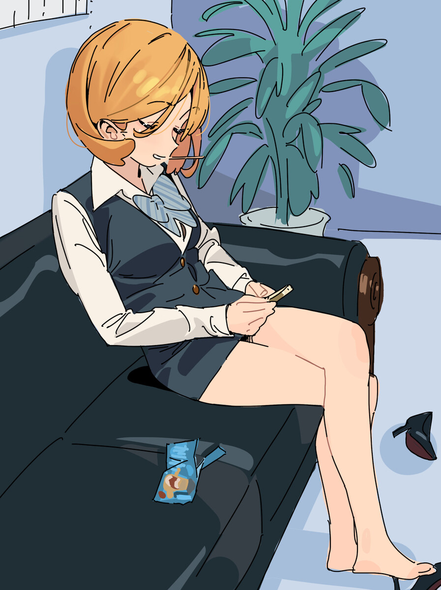 휴게실에서 쉬다가 잠들어 버린 직장선배를 발견했다._1.jpg