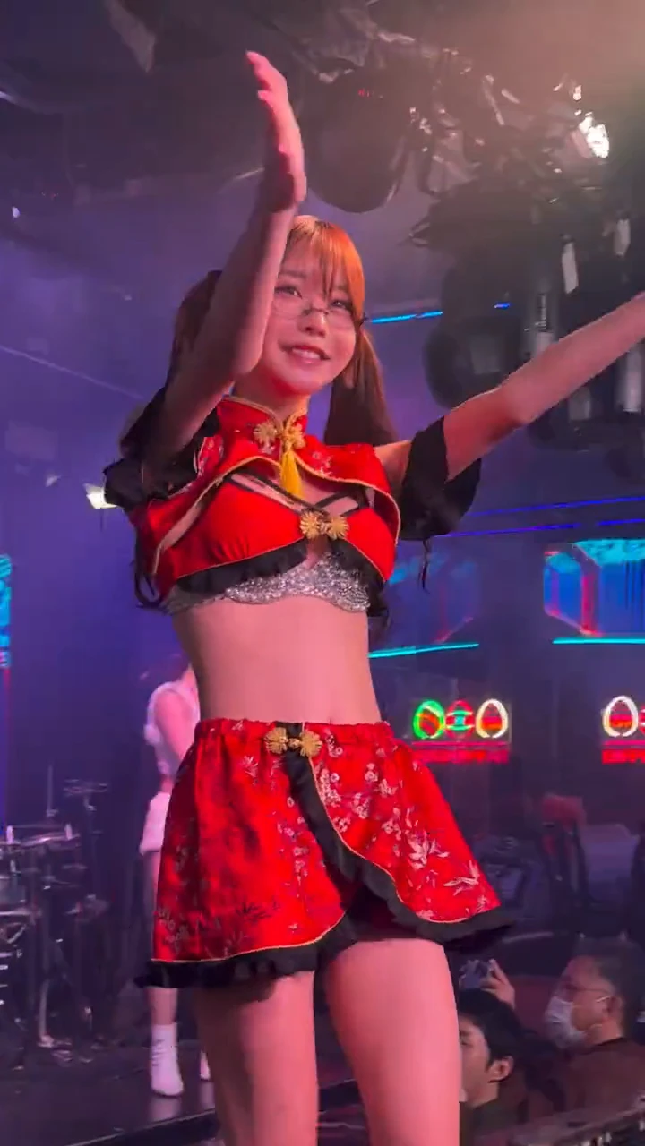 안경이 갓경인 이유 gif_2.webp