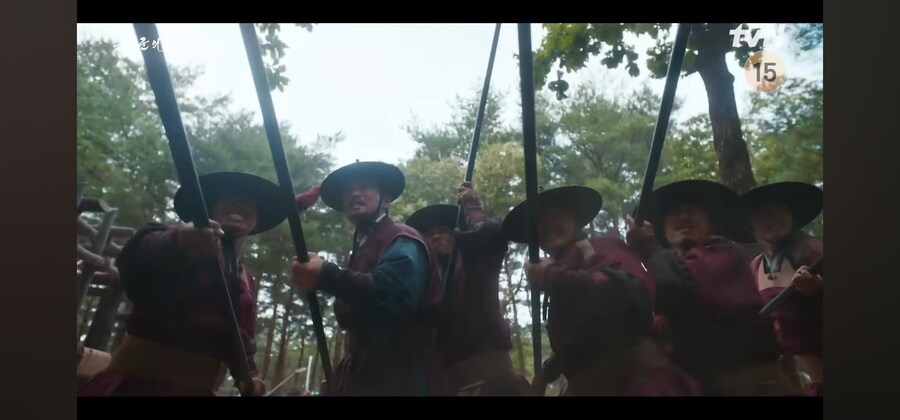 폭군의셰프) 조선제일검? 최강의 광대? 다 조까 고대전은 창병이 다 씹어먹음_6.jpg