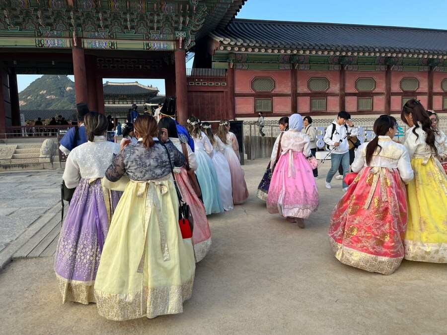 한복) 성상품화의 적나라한 현장_1.jpg