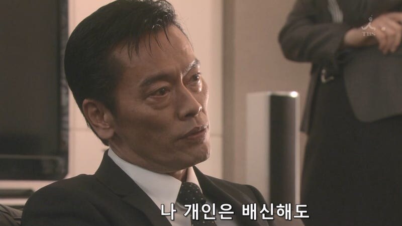 입싸한지 13년 만에 승진 기회를 얻은 남자직원_25.jpg