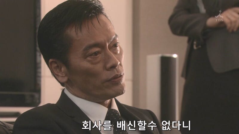 입싸한지 13년 만에 승진 기회를 얻은 남자직원_26.jpg
