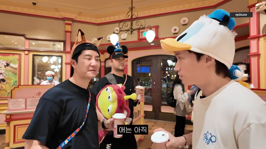 놀이공원에서 볼수있는 가족의 모습_4.png