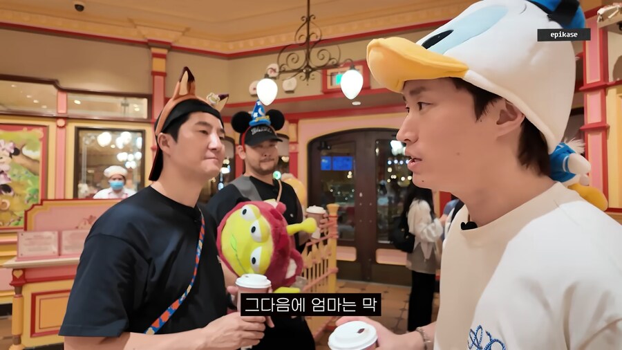 놀이공원에서 볼수있는 가족의 모습_6.png