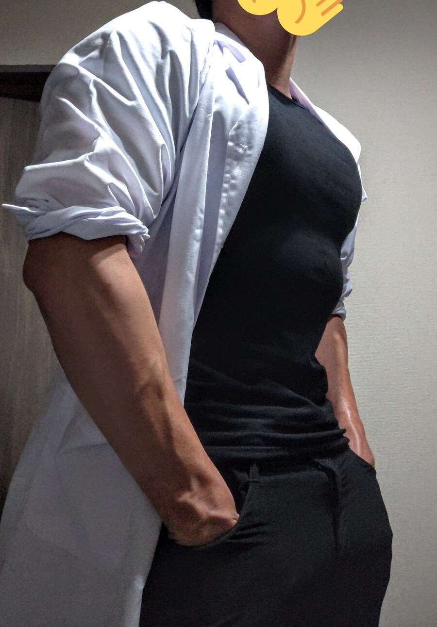 딱붙는 옷입은 거유_3.jpg