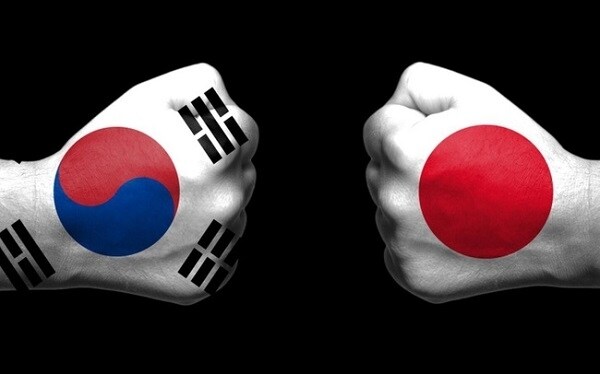 밀덕들 사이에서 금기인 vs놀이 甲_1.jpg