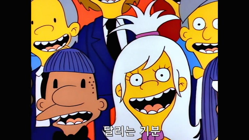 아들이 목을 붙잡혀서 끌려나가는데 별 관심이 없는 아버지_4.jpg