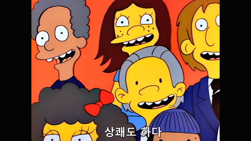 아들이 목을 붙잡혀서 끌려나가는데 별 관심이 없는 아버지_5.jpg